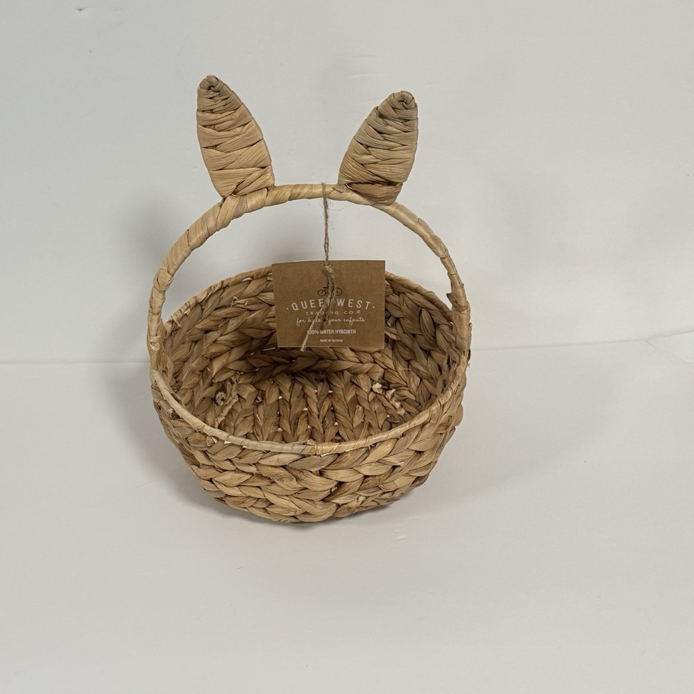 Queen West Trading Co. Basket New With Tags 100% Water Hyacinth Bunny Rabbit